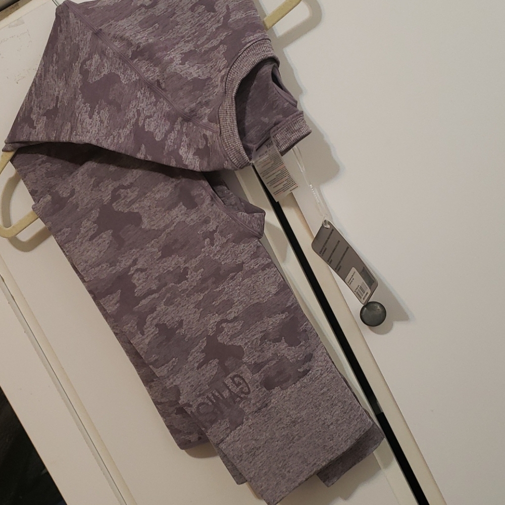 Gymshark camo seamless set